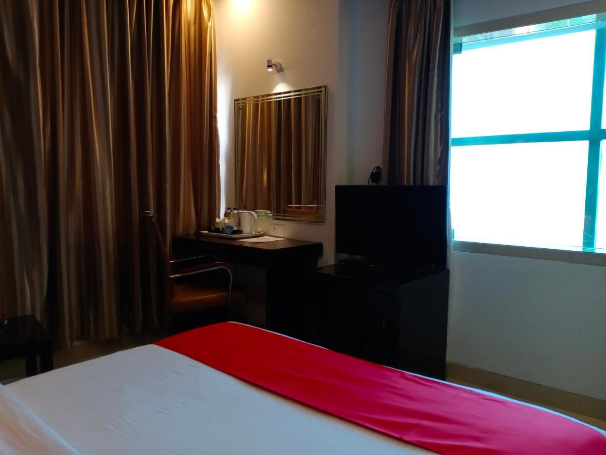 Hotel Supreme Visakhapatnam Exteriör bild