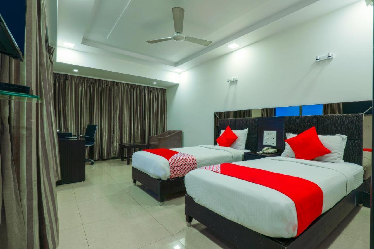 Hotel Supreme Visakhapatnam Exteriör bild